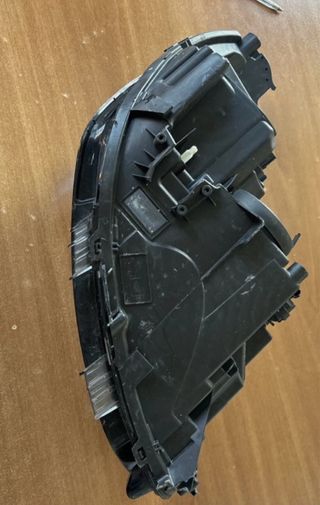 Faro anteriore sx Peugeot 2008/208 (2019-2023)