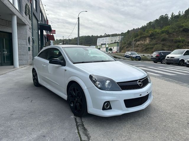 Opel Astra OPC "RACECAMP"