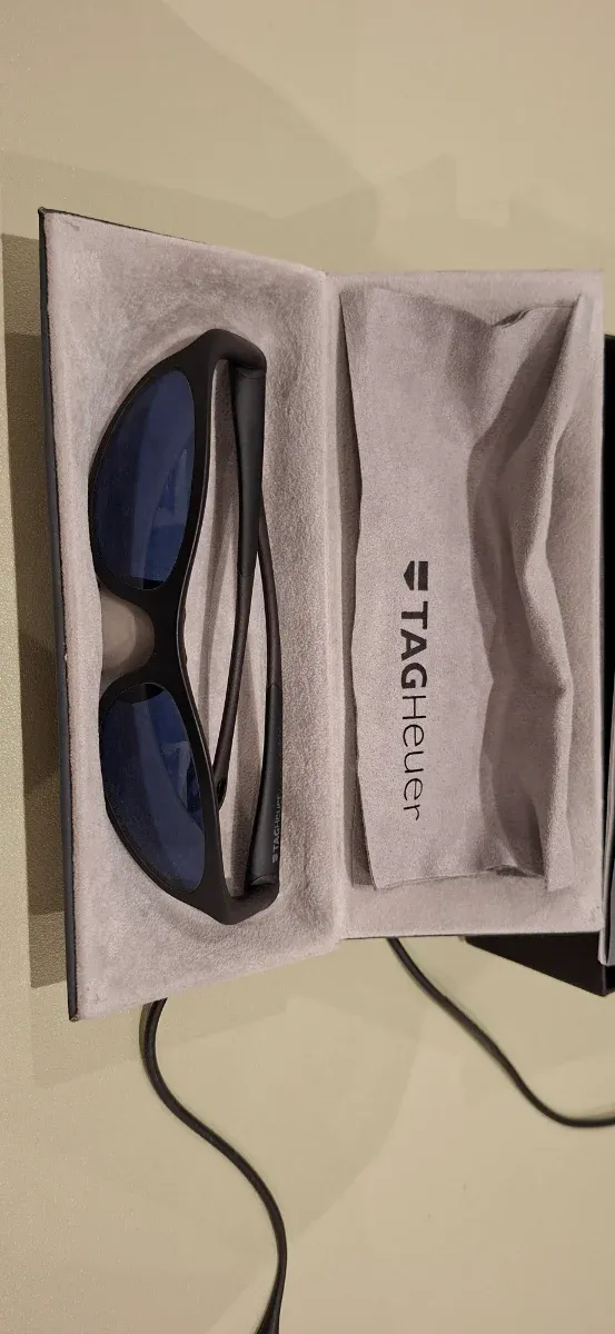 Gafas de sol Tag Heuer negras y azules