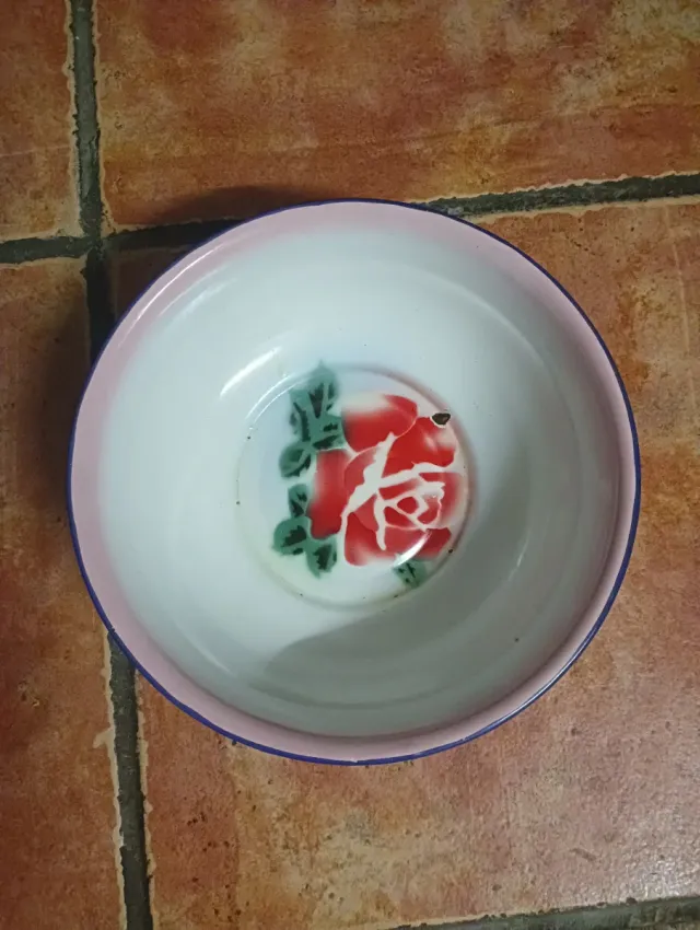 4 Platos Metálicos Decorados