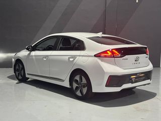 Hyundai IONIQ 1.6 GDI HEV DCT