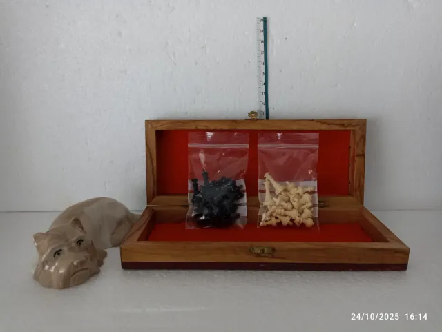 Antiguo juego ajedrez viaje madera olivo