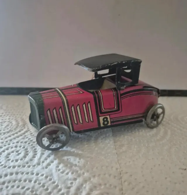 Coche de hojalata Rico