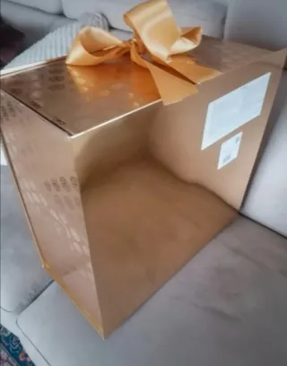 Elegante scatola regalo dorata Sal di Riso