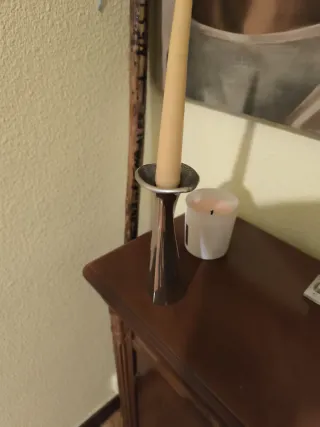 Candelabro de metal plateado