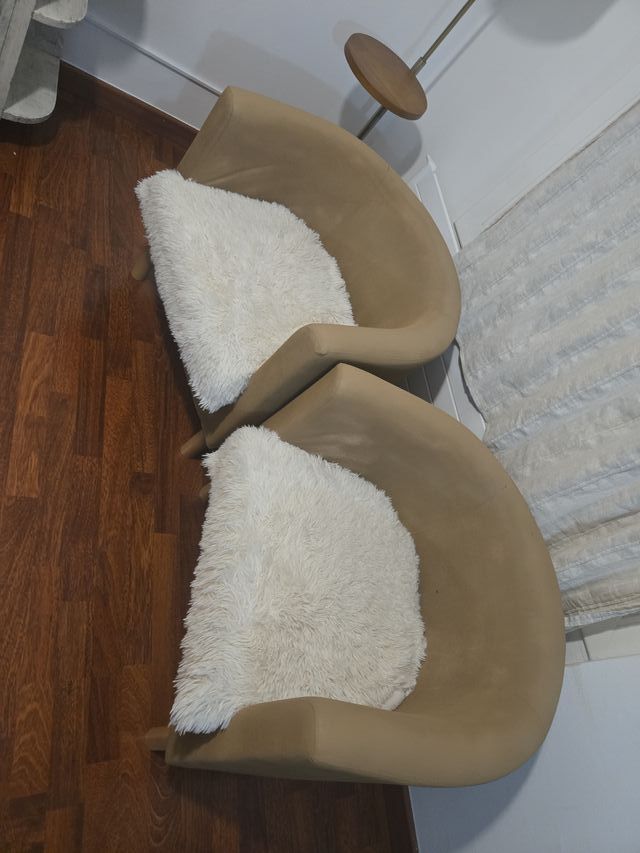 Conjunto 2 Sillones Beige y Marrón