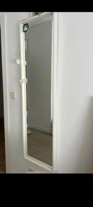 Specchio bianco a figura intera