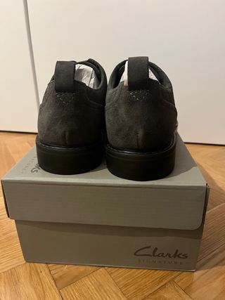 Zapatos Clarks ante grises T.42
