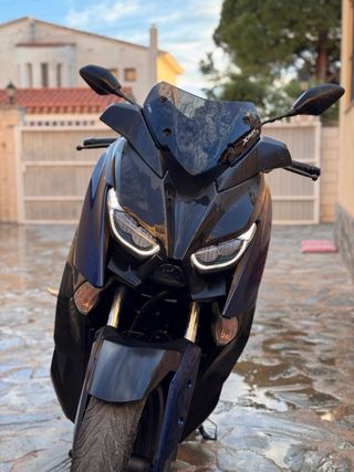 Yamaha XMAX 300