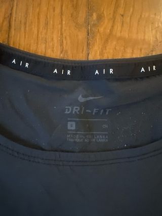 Camiseta Nike Air con transparencias