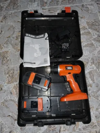 Taladro Black & Decker con maletín
