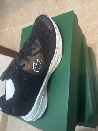 Zapatillas Lacoste Negras y Blancas
