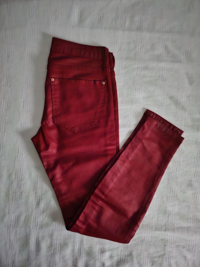 Pantalón Zara