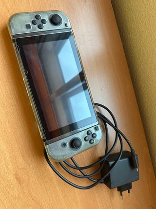 Nintendo Switch gris/plateado con funda y protecto