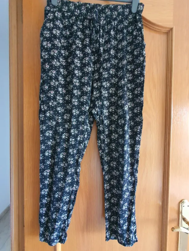 Pantalón estampado floral mujer