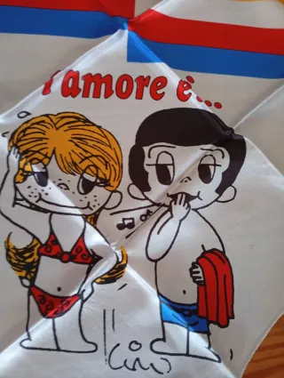 Foulard vintage Love is...