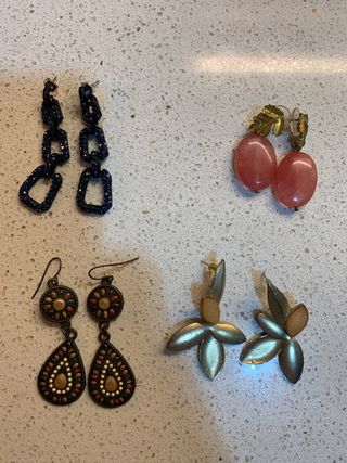 Pendientes variados