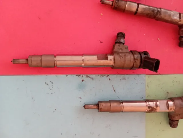 Inyectores RENAULT 1.5 dci 166007427R