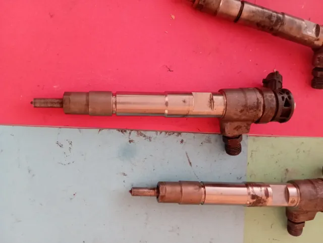 Inyectores RENAULT 1.5 dci 166007427R