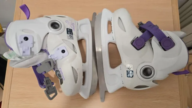 Patines y Casco Rosa  + Patines Hielo + Botas