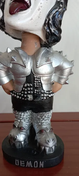 Figura Gene Simmons Kiss The Demon para restaurar