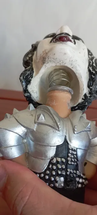 Figura Gene Simmons Kiss The Demon para restaurar