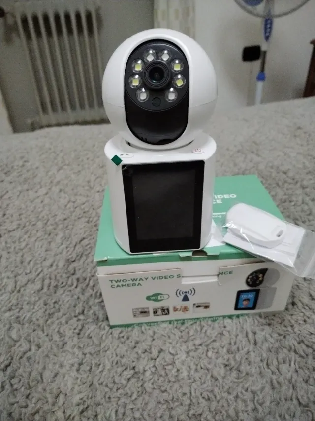 Telecamera sorveglianza Wi-Fi con display