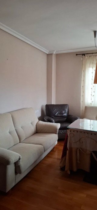 Conjunto salón: Sofá, sillón y mesa