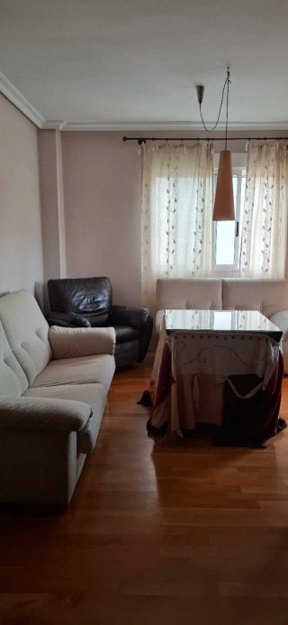 Conjunto salón: Sofá, sillón y mesa