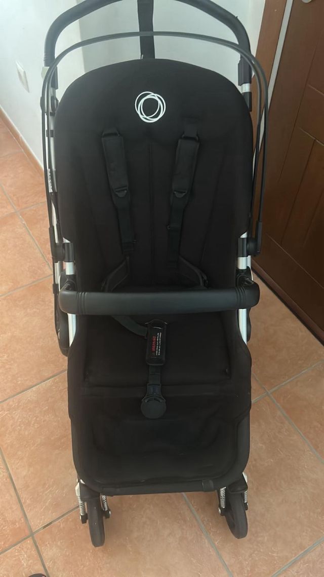 Carro de bebé Bugaboo negro