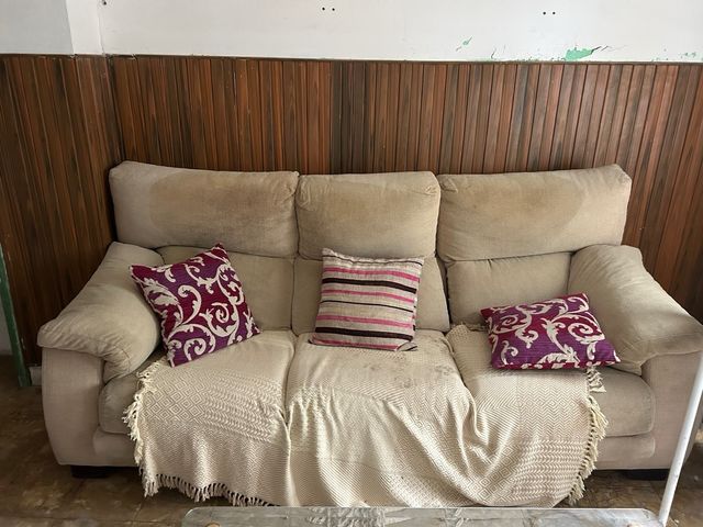 Sofá de 3 plazas color arena