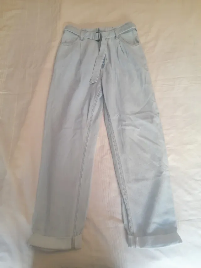 Dos vaqueros cintura alta talla XS
