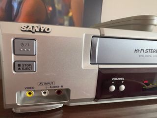 Reproductor Sanyo VHS Hi-Fi Stereo