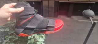 Nike LeBron Soldier 10 Negro/Rojo