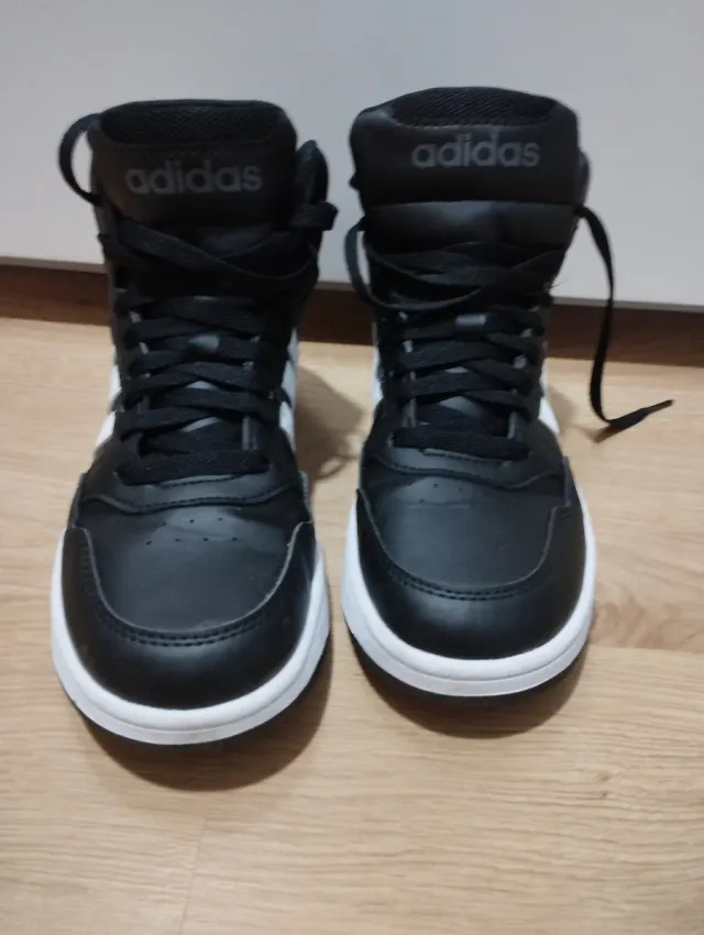 Zapatillas Adidas Negras y Blancas Talla 38