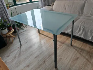 Mesa de comedor cristal y metal