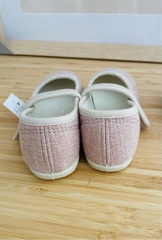 Ballerine da bambina in tessuto rosa stick. Misure 23 e 25.