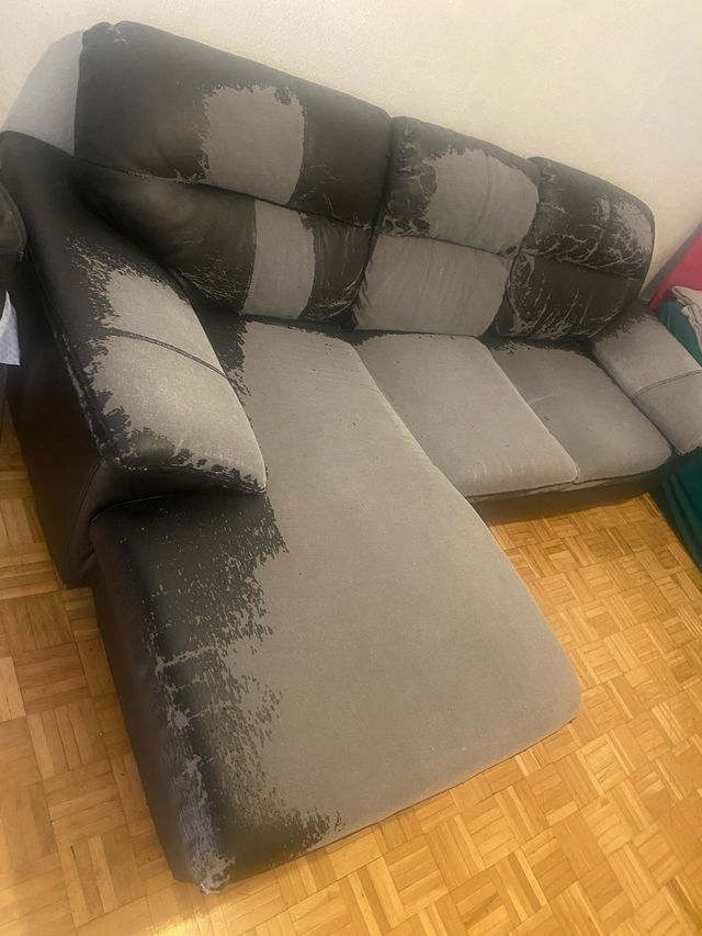 Dos sofás Chaiselongue Polipiel Negro