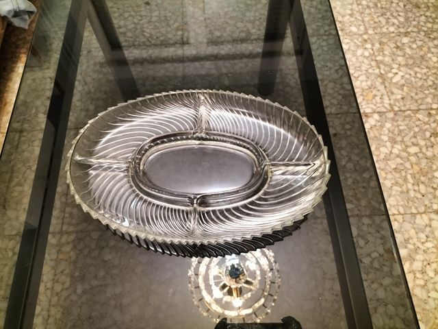 BANDEJA DE CRISTAL TALLADO CON 5 COMPARTIMENTOS