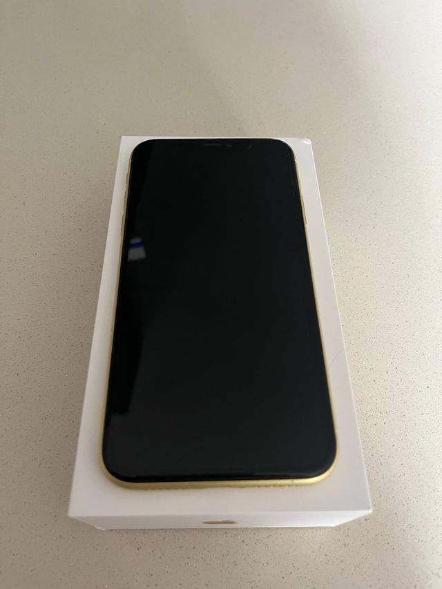 iPhone 11 64 GB Giallo