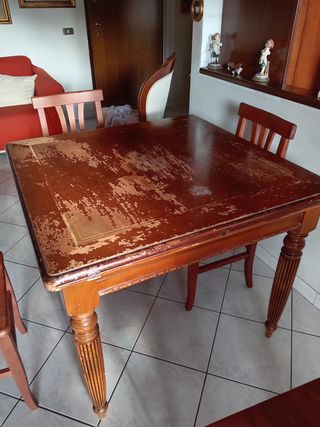 Tavolo in legno massello