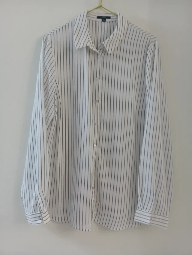 Camisa de rayas ejecutiva mujer