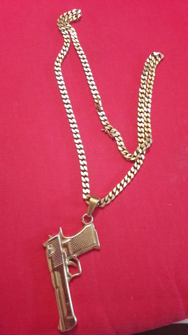 Cadena cubana 40g con colgante de pistola