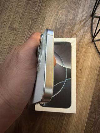 iPhone 16 Pro Max 256GB Titanio Bianco