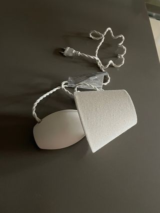 Lámpara de mesa Ikea beige