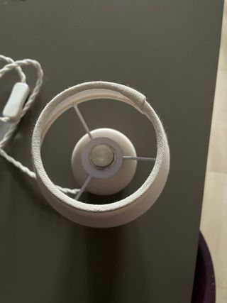 Lámpara de mesa Ikea beige