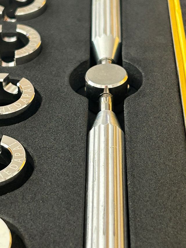 Llave para abrir y cerrar relojes