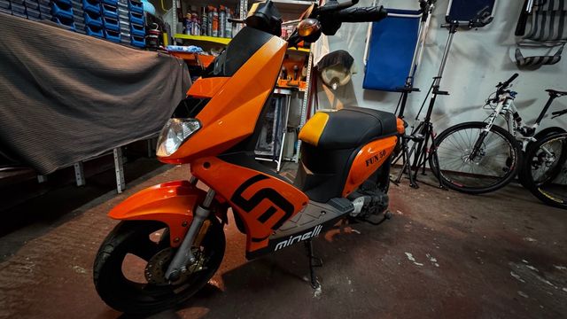 Moto Minelli DEF500 FUN 50 Naranja