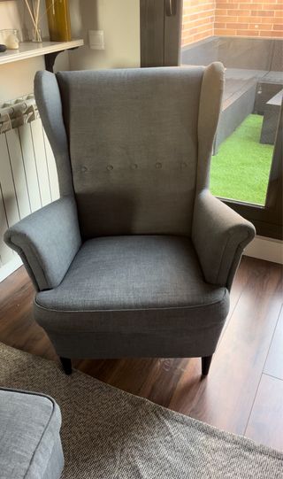 Poltrona e poggiapiedi Ikea Strandmon