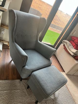 Poltrona e poggiapiedi Ikea Strandmon